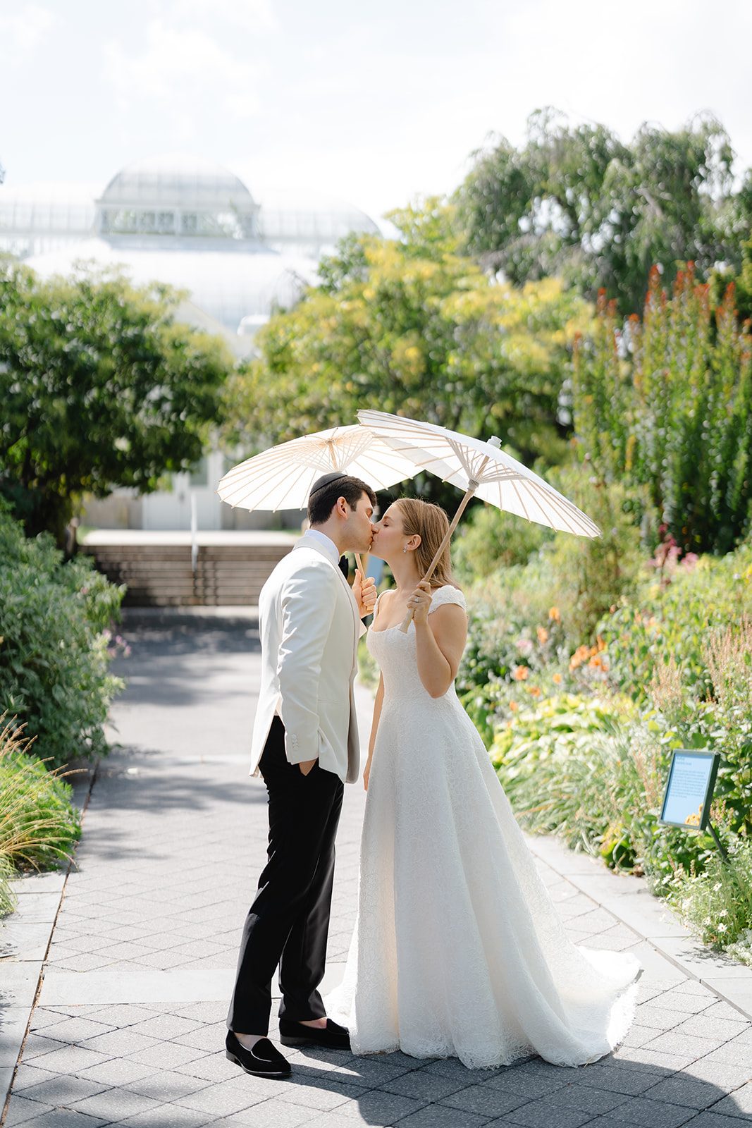 Naomi & William wedding, photographed by Daria for Motion of Time