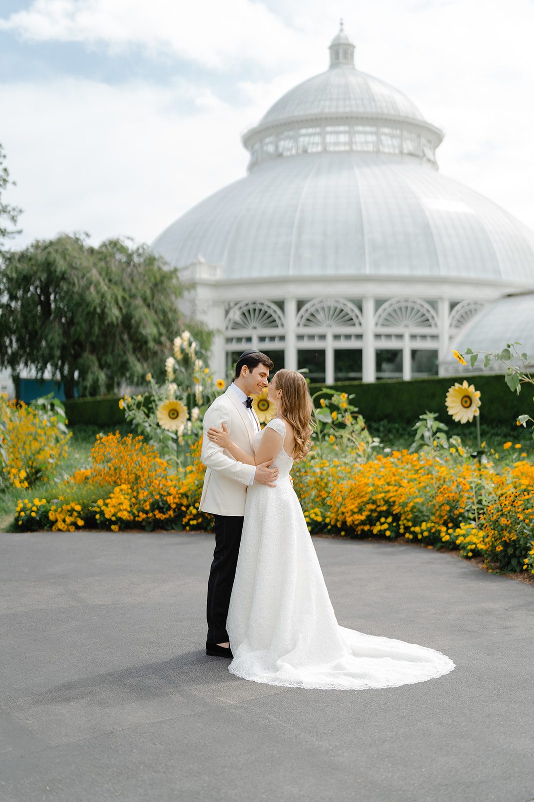 Naomi & William wedding, photographed by Daria for Motion of Time