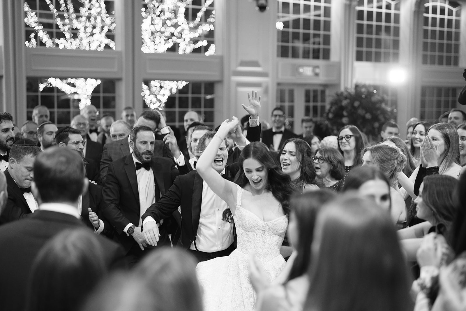 Sydney & Chaim wedding, photographed by Daria for Motion of Time